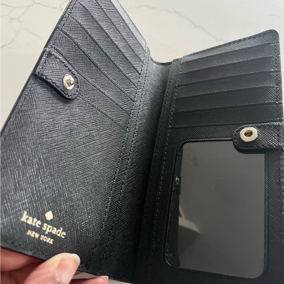 Kate Spade wallet - Picture 3 of 4